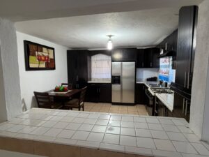 Cocina integral y desayunador